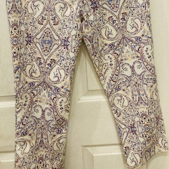 Chico's "Girlfriend Slim Leg Crop" Capris (says 1R... but...!) - Picture 2 of 9